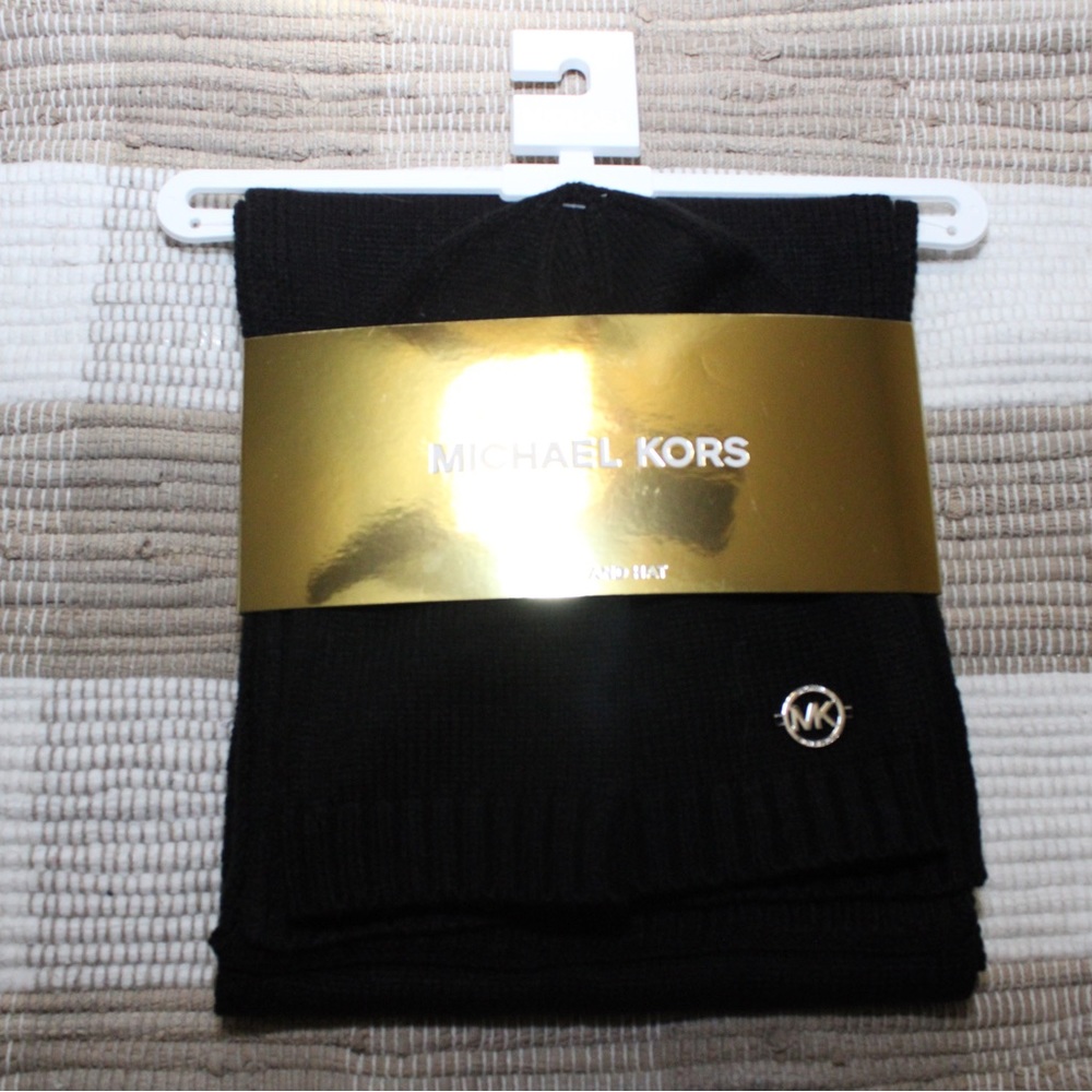 New women's michael kors hat and scarf sets